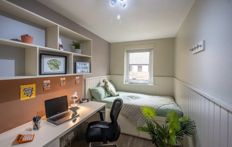 5 Bed Townhouse Standard, Meadow Court, 13 Sciennes, Newington, Edinburgh - Image 1
